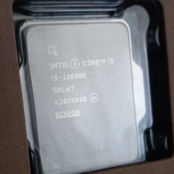 Intel Core i5 12600k Desktop CPU with Integrated Graphics - Picture 2 of 3